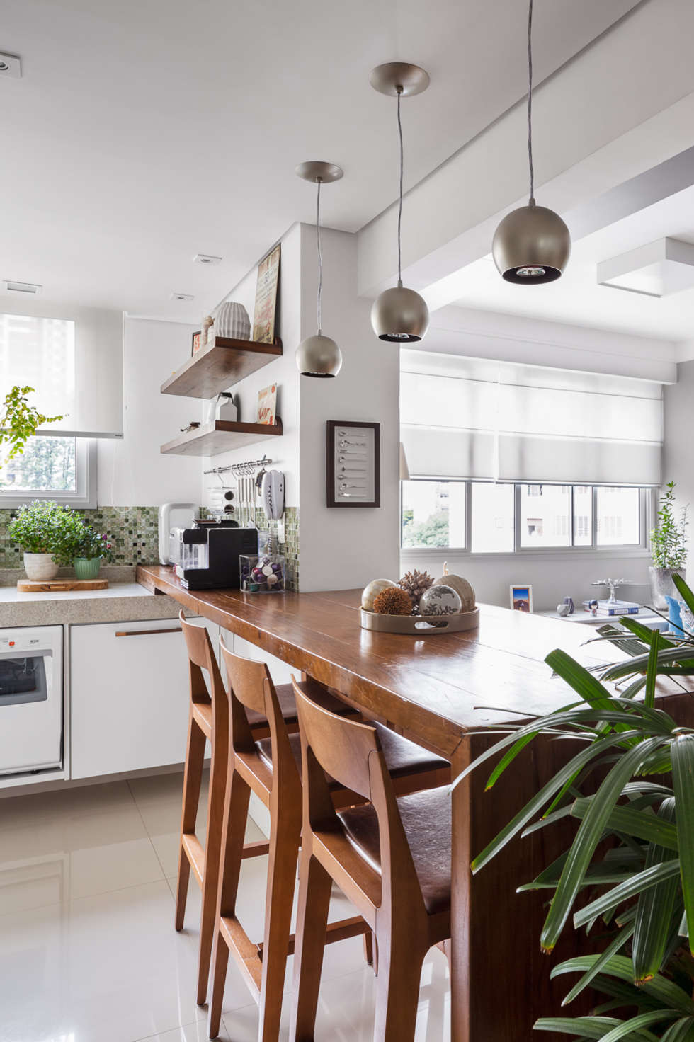 <strong>modern</strong> kitchen by alvorada arquitetos