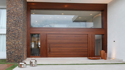 15 spettacolari porte dingresso moderne Portoni d ingresso moderni