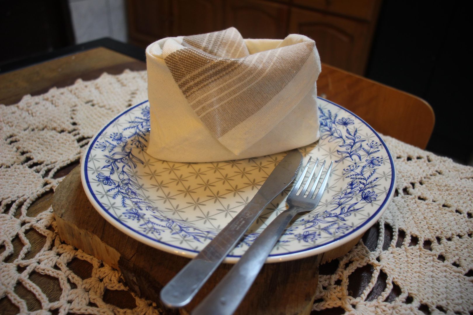 How to Fold Napkins Fancy l Beginners’ Guide on Easy Napkin Folding in