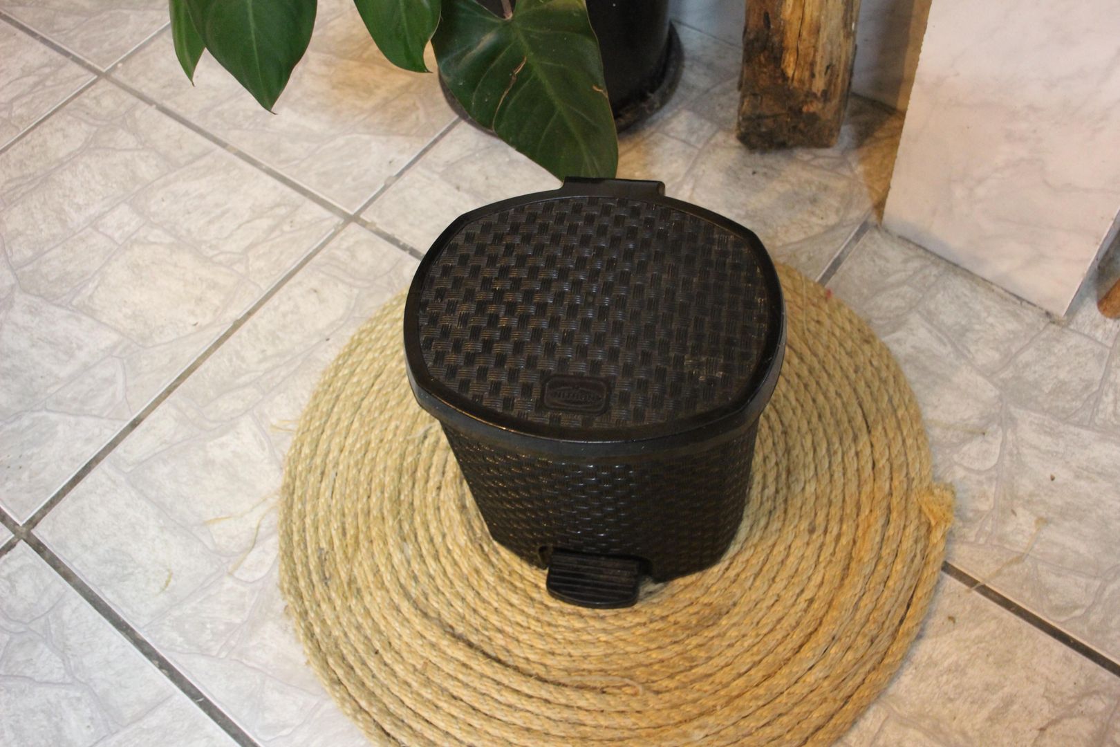 How You Can Deodorize A Trash Can Using These 6 WaysHousehold Cleaning