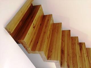 Faltwerktreppe Kleinsteinhausen, lifestyle-treppen.de lifestyle-treppen.de ห้องโถงทางเดินและบันไดสมัยใหม่ ไม้ Wood effect