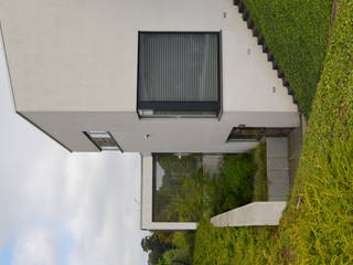 Villa met praktijk te Born, Nederland, FWP architectuur BV FWP architectuur BV Minimalist houses Concrete