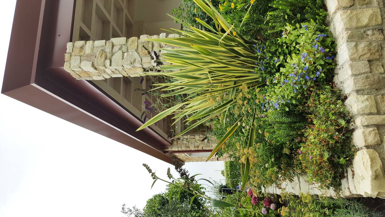 Arredamento Villa, Studio Ph09 (progress house) Studio Ph09 (progress house) Balcones y terrazas de estilo moderno Plantas y flores