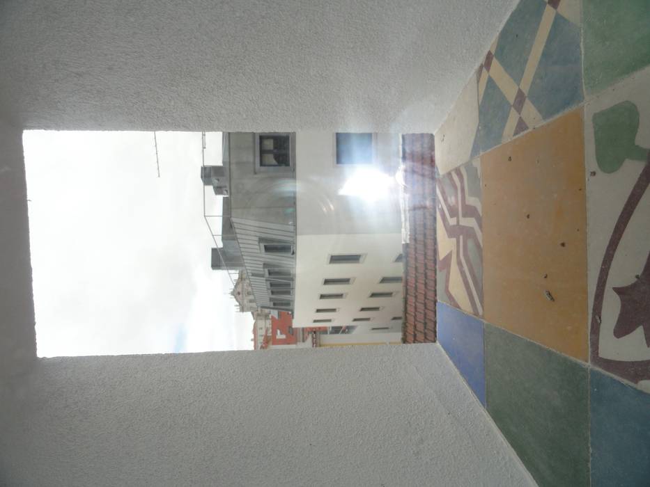 Remodelação de edifício no Bairro Alto 2levels, Arquitetura e Engenharia, Lda Janelas e portas ecléticas
