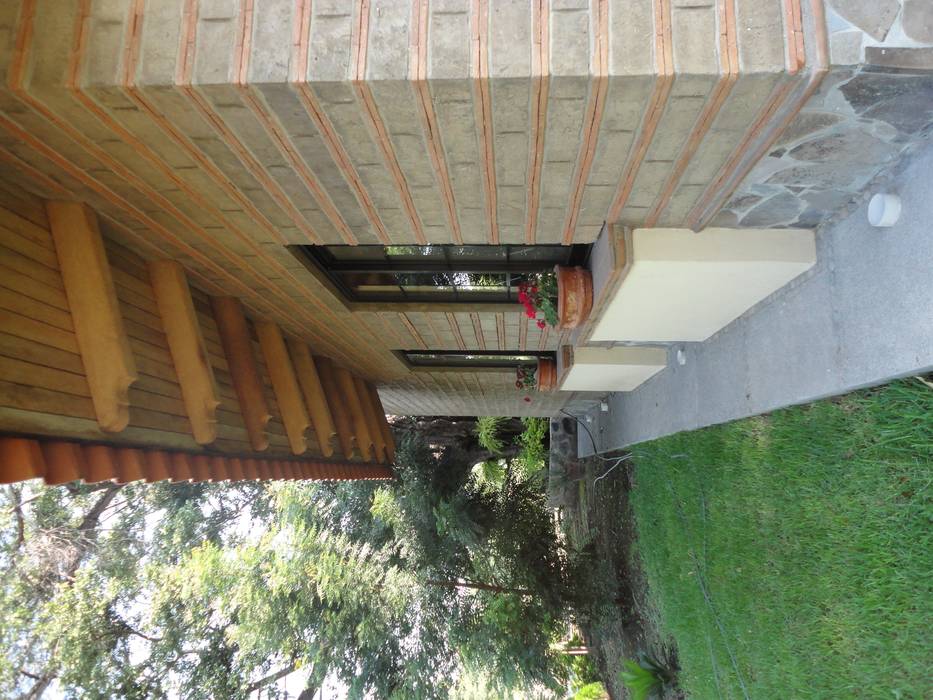 CASA COMALA, ARQUITECTOS BARRERA OSORIO ARQUITECTOS BARRERA OSORIO Wiejskie domy