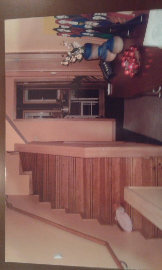 O antes e depois duma moradia com mais de 50 anos , Erina Cardoso Erina Cardoso Eclectic style corridor, hallway & stairs