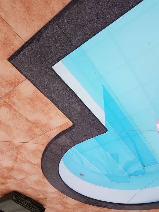 Schwimmbadbau Schwimmbecken Überdachungen Gartenpool aus robusten PP- Vollkunststoff , AH BADDESIGN GMBH Schwimmbad & Saunabau AH BADDESIGN GMBH Schwimmbad & Saunabau Modern pool