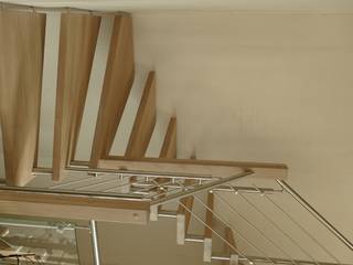 ​Bolzentreppe Bechhofen, lifestyle-treppen.de lifestyle-treppen.de Modern corridor, hallway & stairs Wood Wood effect