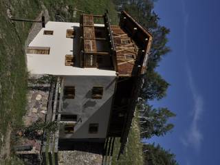 Sanierung /Risanamento, Architekturbüro KIENZL studio di architettura Architekturbüro KIENZL studio di architettura Rustic style houses