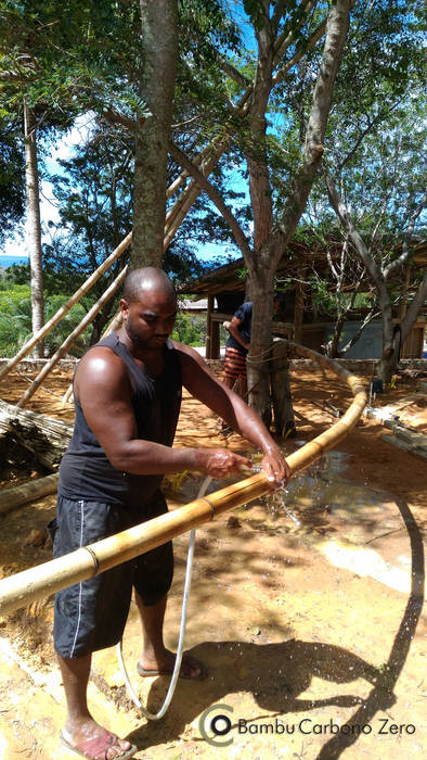 Curvando o Bambu BAMBU CARBONO ZERO Jardins rústicos Bambu Verde