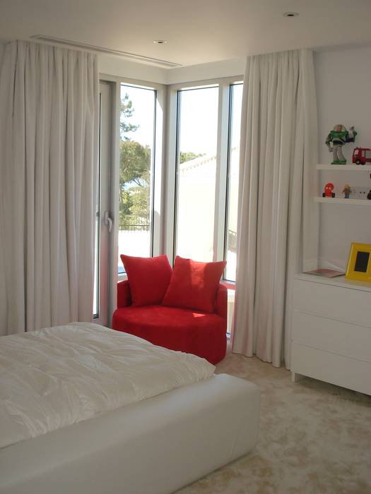 Moradia no Algarve, ARQ1to1 - Arquitectura, Interiores e Decoração ARQ1to1 - Arquitectura, Interiores e Decoração Schlafzimmer Accessoires und Dekoration