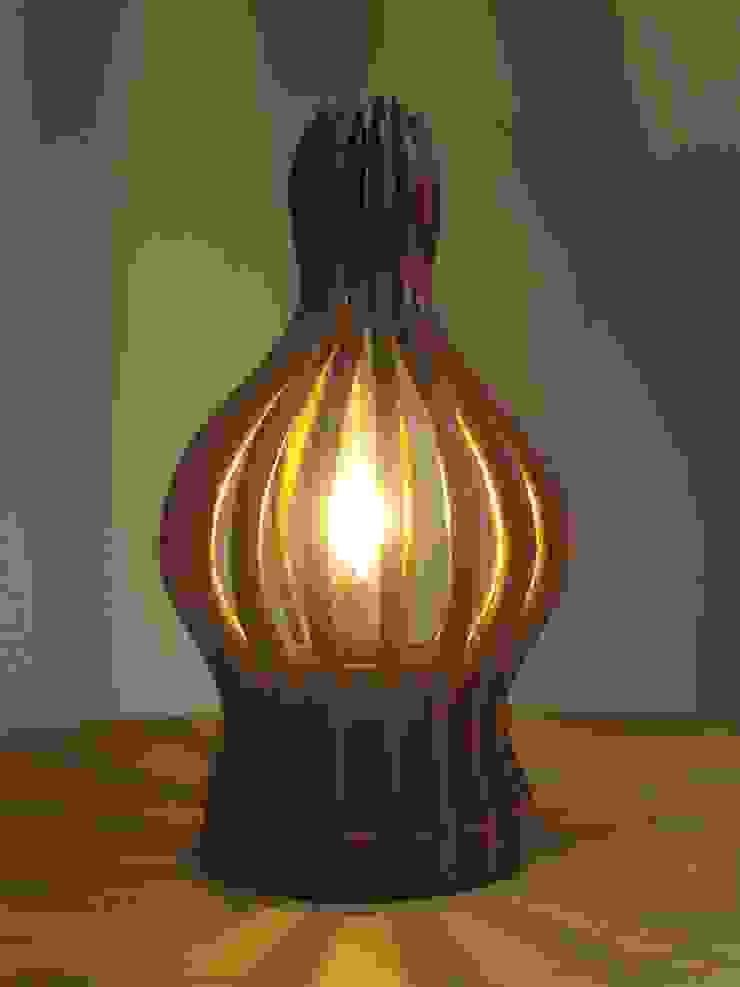 Stehleuchten, Tischlampen, Designerleuchten aus Holz von Alpenlandkunst