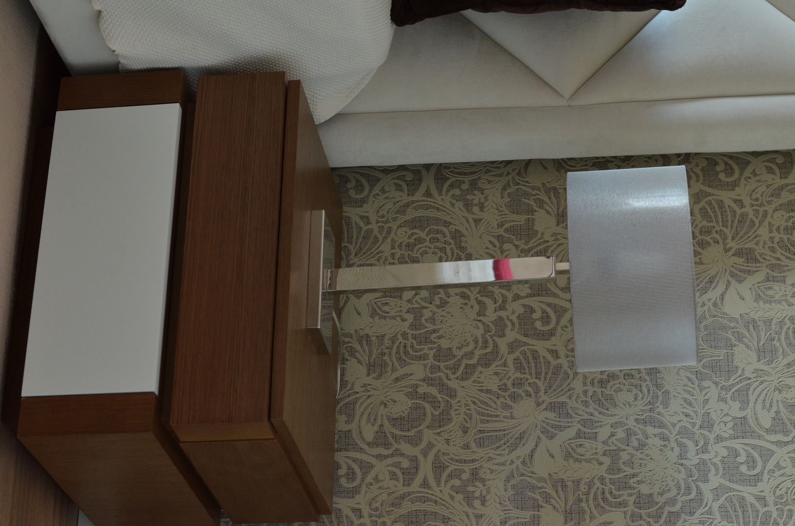 Quarto de Casal, STOOL INTERIORS STOOL INTERIORS Modern style bedroom Bedside tables