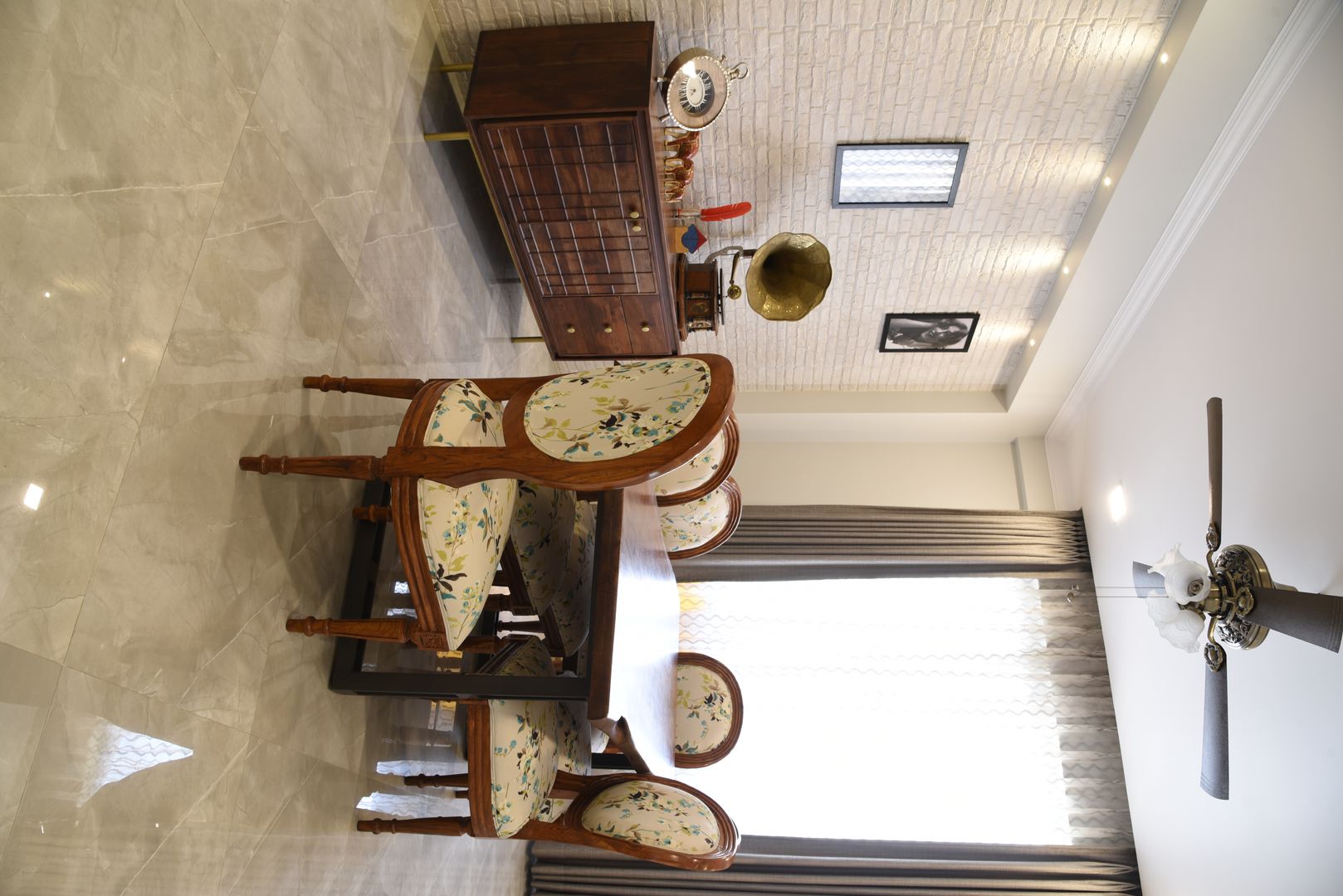 Dining room- Apartment on Golf course extension road, Gurugram The Workroom 餐廳