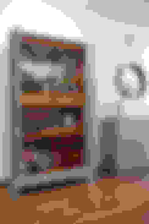 24 minibares en repisas que caben toda casa pequeña