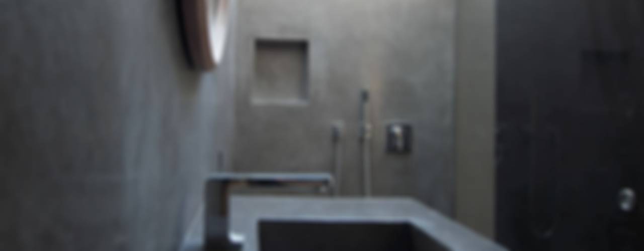 Badezimmer - Feuchträume in Betonoptik, Fugenlose mineralische Böden und Wände Fugenlose mineralische Böden und Wände Industrialna łazienka