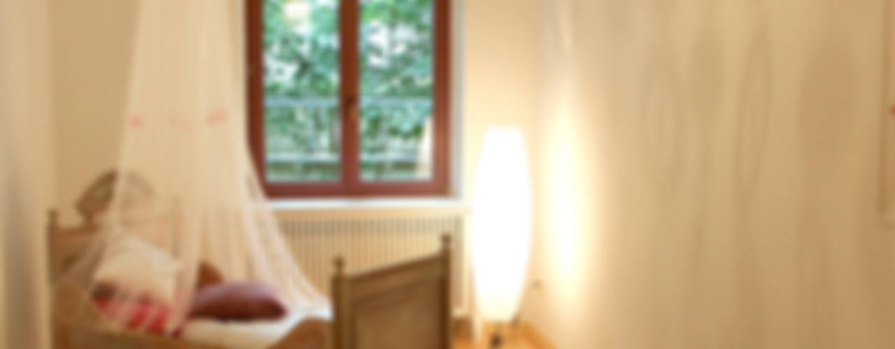 Musterwohnung in san. Altbau-Villa in Leipzig, wohnhelden Home Staging wohnhelden Home Staging クラシックデザインの 子供部屋