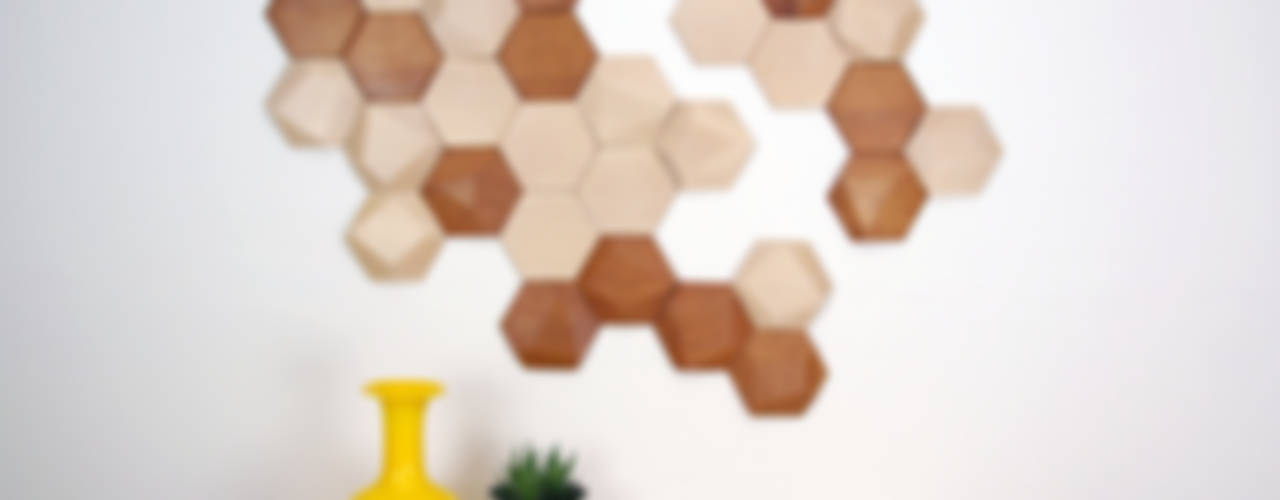 Bee Apis, wooden tiles for wall decor, Monoculo Design Studio Monoculo Design Studio 更多房间