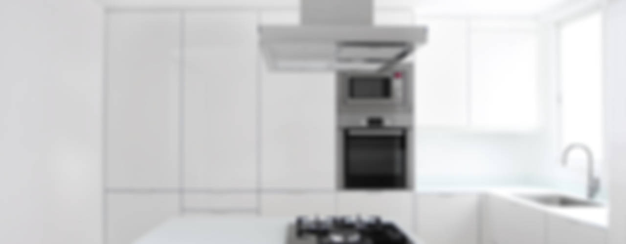 Vivienda El Cabanyal, Enblanc Enblanc Modern kitchen