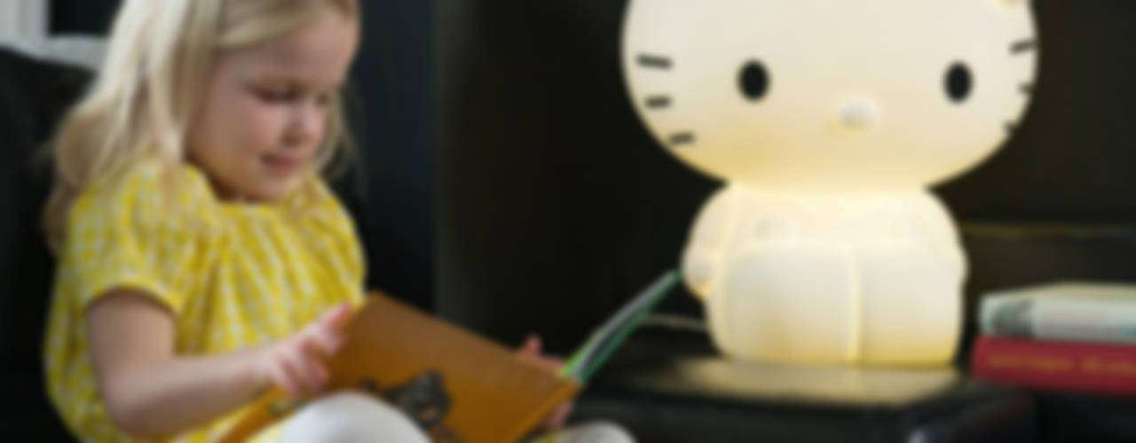 La lampe Hello Kitty de Base NL, decoBB decoBB オリジナルデザインの 子供部屋