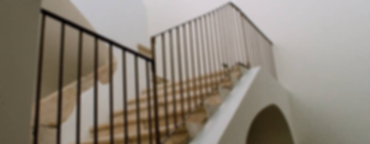 Casa Apice Bellini, raffaele iandolo architetto raffaele iandolo architetto Pasillos, vestíbulos y escaleras modernos