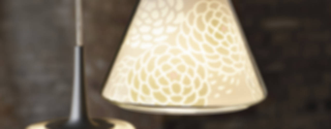 KIKU & SAKURA lamp shades for LE KLINT, tona BY RIKA KAWATO / tonaデザイン事務所 tona BY RIKA KAWATO / tonaデザイン事務所 Skandinavische Wohnzimmer