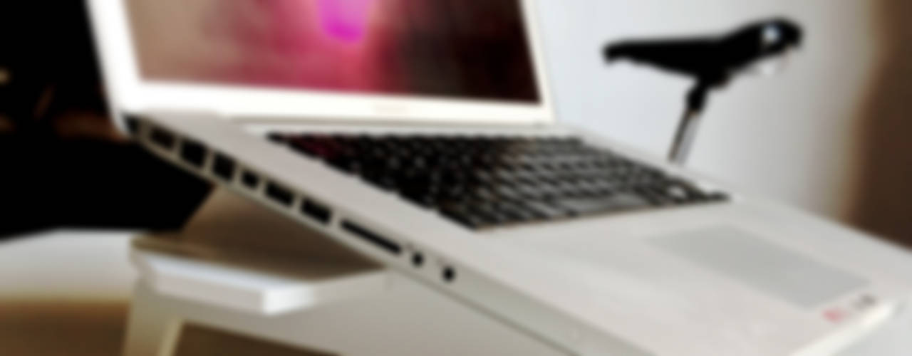 Stukk - Laptop Stand, Stukk Design Stukk Design غرفة الميديا