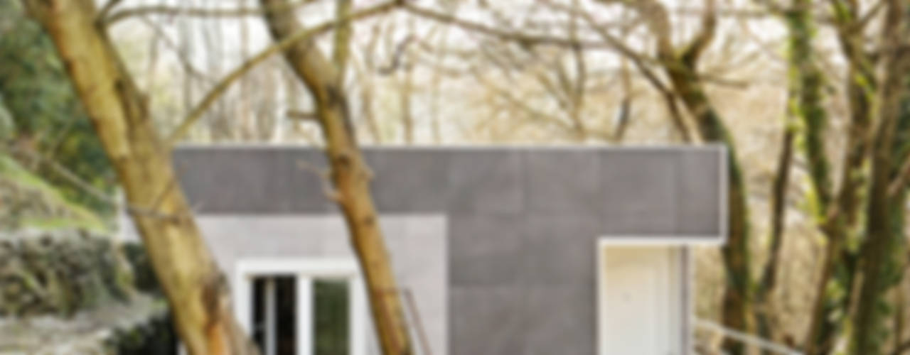 UNA CASA ENTRE ÁRBOLES, BATLLÓ CONCEPT BATLLÓ CONCEPT Casas de estilo ecléctico