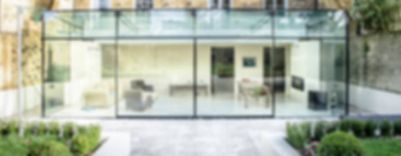 Barnes, London: Beautiful Seamless Glass Box Extension by Culmax with Glass Beams, Maxlight Maxlight モダンスタイルの 温室