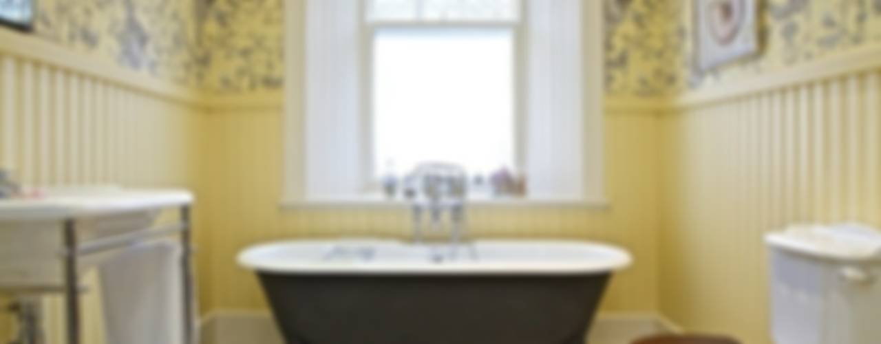 Scottish Castle, adam mcnee ltd adam mcnee ltd Classic style bathroom