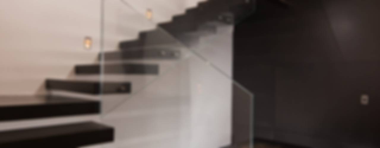 Casa CH, GLR Arquitectos GLR Arquitectos Modern corridor, hallway & stairs