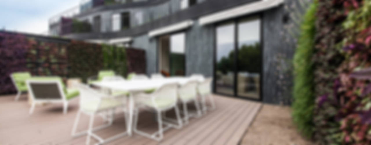 homify モダンデザインの テラス