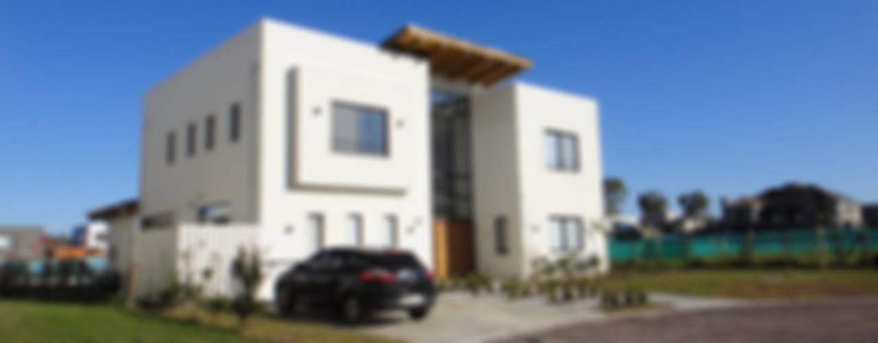 Una casa moderna por fuera ¡ELEGANTE por dentro! | homify