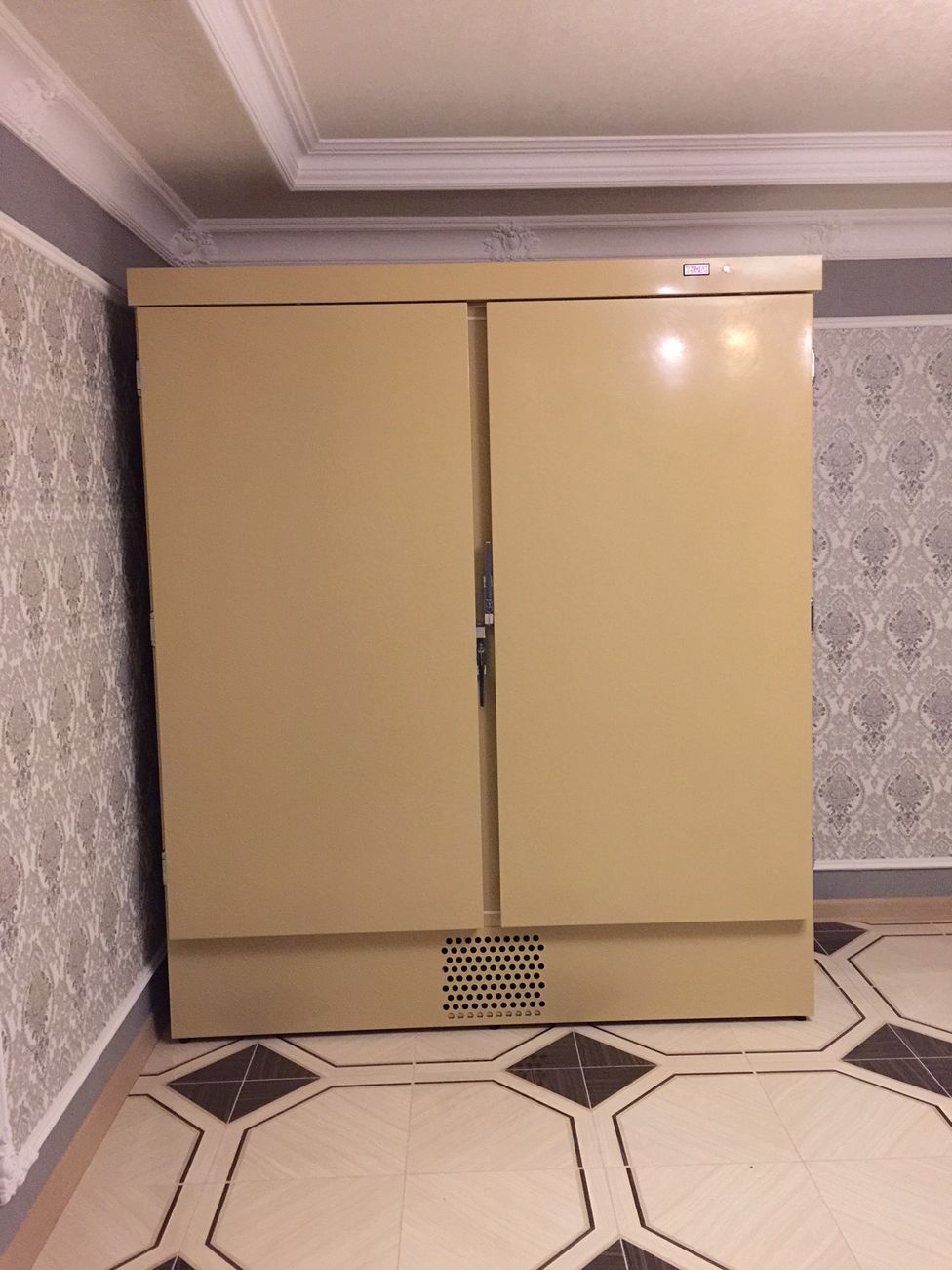 Холодильник для хранения шуб: инновационный гардероб с охлаждением