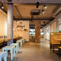 Jamy´s Burger Restaurant, whythefriday Löbbert + Jung GbR whythefriday Löbbert + Jung GbR Endüstriyel Yemek Odası