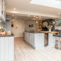 Kitchen island John Gauld Photography Modern Mutfak Pale grey,wooden floors