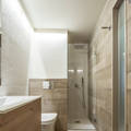 Decoración de baño en tonos grises Antonio Calzado 'NEUTTRO' Diseño Interior Modern Banyo Mozaik Decoración de Piso, proyectos de decoración, decoración de salón, mobiliario a medida, decoración interior, interiorismo Sevilla, decoración de piso, reforma integral, llave en mano Sevilla, proyecto comercial, decoracion piso en sevilla, decorador sevilla, interiorista sevilla,decoración de baño, diseño de baño, baño industrial, decoración baño gris