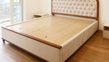 Giường ngủ cao cấp DVG029:   by Nội thất Divanni