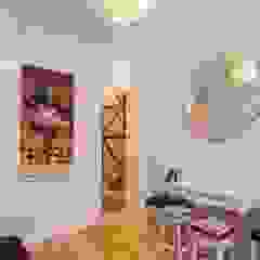 Prédio Turístico em Santa Catarina, Lisboa alma portuguesa Sala de estarAcessórios e Decoração