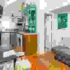 Prédio Turístico em Santa Catarina, Lisboa alma portuguesa CozinhaMesas e cadeiras