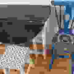 Prédio Turístico em Santa Catarina, Lisboa alma portuguesa CozinhaMesas e cadeiras