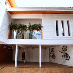 Residência Jardim Marajoara: Casas  por MeyerCortez arquitetura & design, Moderno   