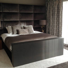 bed met maatwerk headboard:  Slaapkamer door choc studio interieur