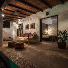 Ibiza Style:  Slaapkamer door Kabaz