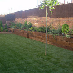 Diseño de jardines de bajo mantenimiento: Jardines de estilo  de contacto36, Rústico  