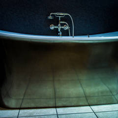 Ashton and Bentley , Sovereign Bathroom Centre Sovereign Bathroom Centre Classic style bathroom Bathtubs & showers