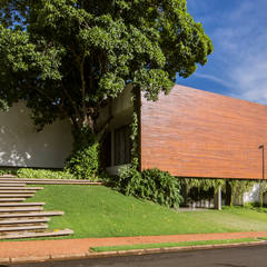 RESIDÊNCIA RMJ: Casas  por Felipe Bueno Arquitetura, Moderno   