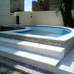 Piscinas familiares: Piletas de estilo  por Piscinas Scualo