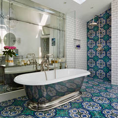 Victorian Terrace House, South-West London homify Baños de estilo mediterráneo Azulejos