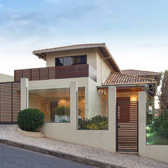 Residência AM, Isabela Canaan Arquitetos e Associados Isabela Canaan Arquitetos e Associados Casas modernas Plantar,Céu,Nuvem,Propriedade,Construção,Janela,casa,Sombra,Lote de terra,Porta